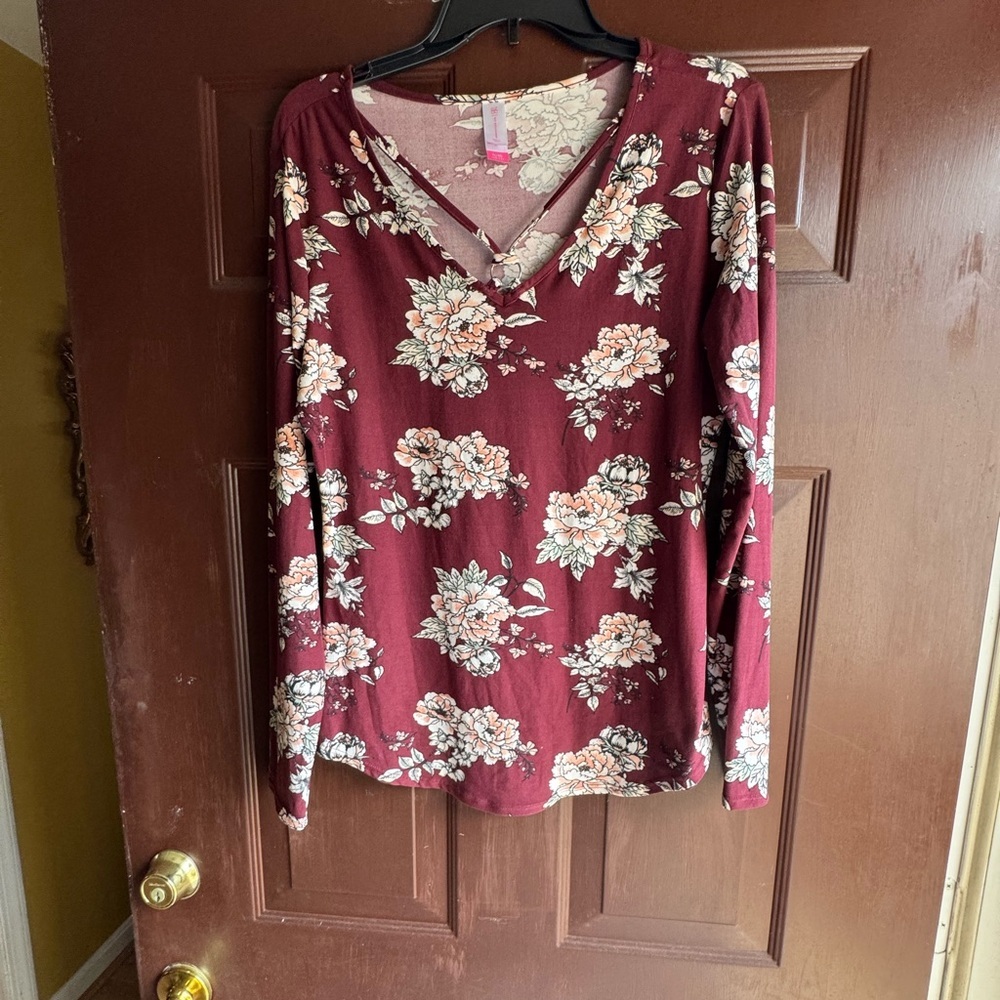 No Boundaries Floral Long Sleeve Top Size XL Junior